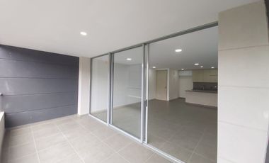 apartamento en arriendo en loma de las brujas. Cod A61741