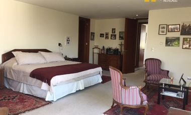Departamento muy amplio venta lindos jardines / Vitacura