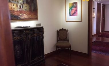 Departamento muy amplio venta lindos jardines / Vitacura