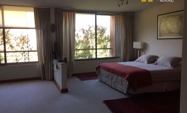 Departamento muy amplio venta lindos jardines / Vitacura