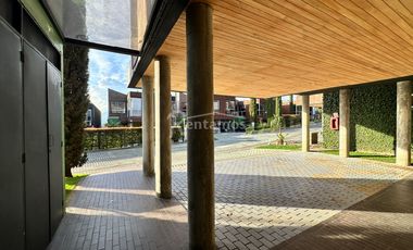 casa en arriendo en tres esquinas. Cod A776592