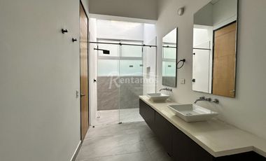 casa en arriendo en tres esquinas. Cod A776592