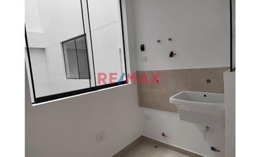 Descubre este hermoso departamento de 📐87 m² en el sexto piso de un edificio moderno en la Urb. Natasha Alta.

✨Características principales:

3 ha