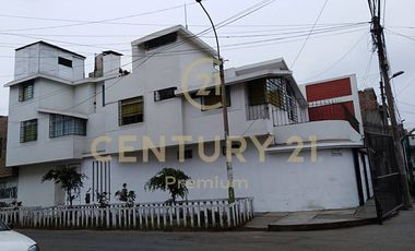 OPORTUNIDAD CASÀ IDEAL CONSULTORIOS, OFICINAS,CLÍNICAS O VIVIENDA FRENTE PARQUE