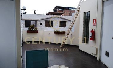 OPORTUNIDAD CASÀ IDEAL CONSULTORIOS, OFICINAS,CLÍNICAS O VIVIENDA FRENTE PARQUE