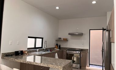 CASA DE 4 RECAMARAS EN PLAYA DEL CARMEN