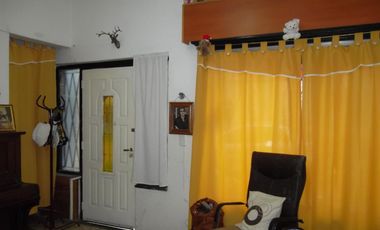 VENTA DE PH TRES AMB A REFACCIONAR ZONA CHILAVERT