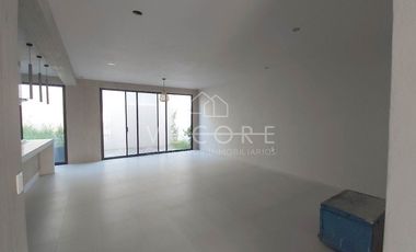 CASA EN VENTA EN SANTILLANA, SOLARES, ZAPOPAN