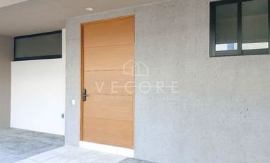 CASA EN VENTA EN SANTILLANA, SOLARES, ZAPOPAN