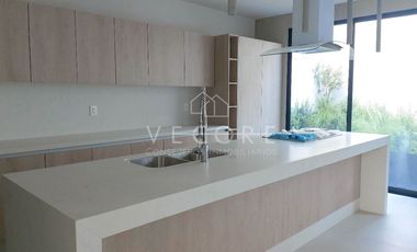 CASA EN VENTA EN SANTILLANA, SOLARES, ZAPOPAN
