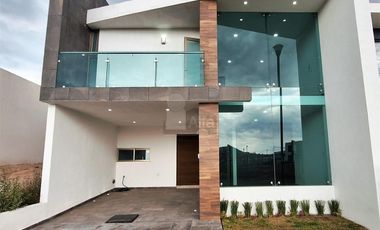 Casa totalmente Nueva en Venta en Quinta La Concepción. Pachuca. 4 recamaras una en PB