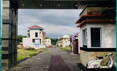 Dalam Perum Elite, Rumah 2 Lantai Harga Murah