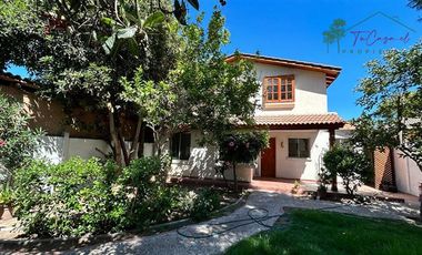 Casa en arriendo en Peñaflor 5D/3B