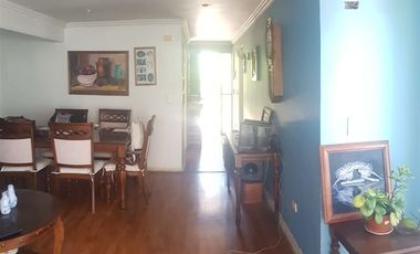 Casa en arriendo en Peñaflor 5D/3B