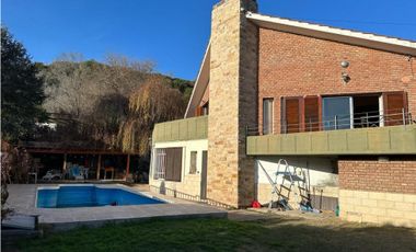 Villa Carlos Paz casa en venta 3 dormitorios pileta La Cuesta PERMUTA