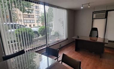 Oficina en arriendo en Las Condes, Metro Escuela Militar