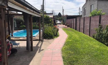 Dos Casas En Venta A 50mts De Ruta 23 - Moreno Norte