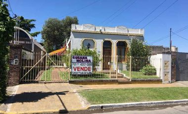 Casa en venta en Ezpeleta Este