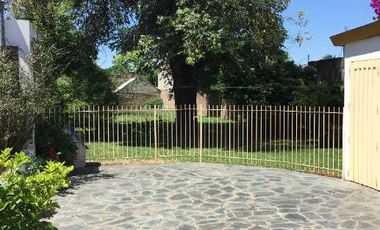 Casa en venta en Ezpeleta Este