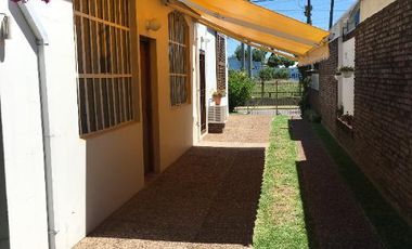 Casa en venta en Ezpeleta Este