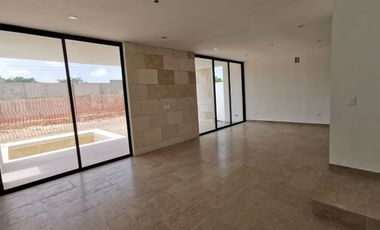 Casa en Venta Mérida, Privada Fiora Residencial, Cholul (Mod. Lily)