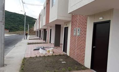 casa en venta en conjunto cerrado siena. Cod V2083