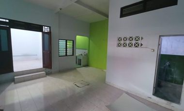Rumah 2lt didaerah janti dekat Ambarukmo Plaza, cocok untuk rombongan mahasiswa.