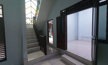 Rumah 2lt didaerah janti dekat Ambarukmo Plaza, cocok untuk rombongan mahasiswa.