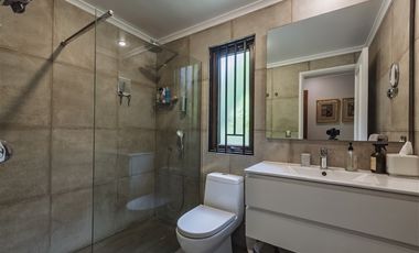 Exquisita casa impecable 6 dorm. en Golf de Manquehue