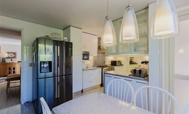Exquisita casa impecable 6 dorm. en Golf de Manquehue