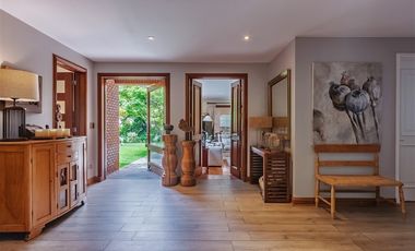 Exquisita casa impecable 6 dorm. en Golf de Manquehue