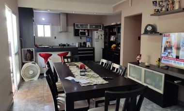 CASA DOS DORMITORIOS - SEIS AÃOS DE ANTIGUEDAD