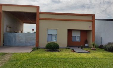 CASA DOS DORMITORIOS - SEIS AÃOS DE ANTIGUEDAD