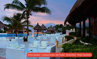 Hogar luminoso de dos niveles, con alberca y terraza privadas.