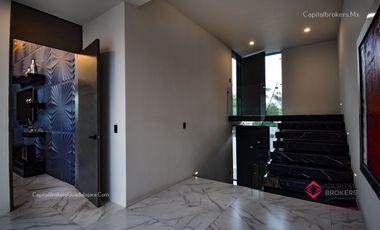 Casa en Venta de Lujo con Alberca Colinas de San Javier