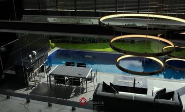 Casa en Venta de Lujo con Alberca Colinas de San Javier