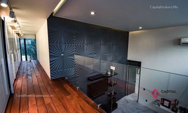 Casa en Venta de Lujo con Alberca Colinas de San Javier