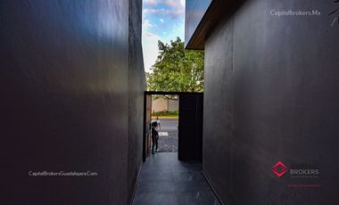 Casa en Venta de Lujo con Alberca Colinas de San Javier