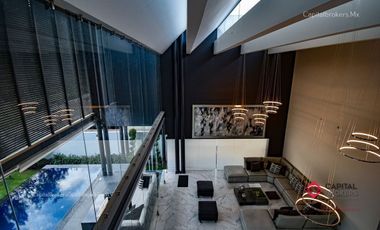 Casa en Venta de Lujo con Alberca Colinas de San Javier