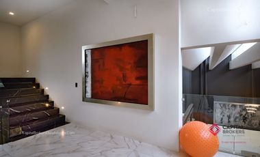 Casa en Venta de Lujo con Alberca Colinas de San Javier