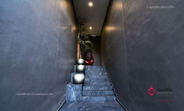 Casa en Venta de Lujo con Alberca Colinas de San Javier