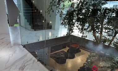 Casa en Venta de Lujo con Alberca Colinas de San Javier