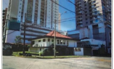 Venta de casa comercial en El Carmen del lado de El Cangrejo