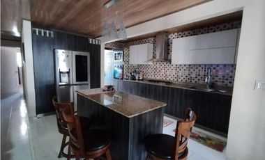 CASA REMODELADA EN VENTA EN LA ARBOLEDA DEL GOLF RUFINA ALFARO
