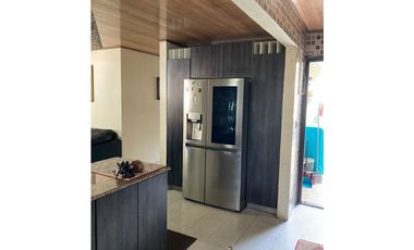 CASA REMODELADA EN VENTA EN LA ARBOLEDA DEL GOLF RUFINA ALFARO