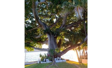 CASA EN CONDOMINIO EN VENTA A ORILLA DEL LAGO 