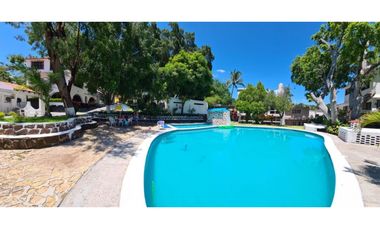 CASA EN CONDOMINIO EN VENTA A ORILLA DEL LAGO 