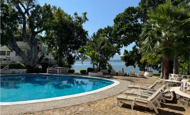 CASA EN CONDOMINIO EN VENTA A ORILLA DEL LAGO 