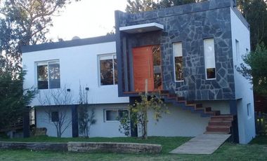 CASA EN COSTA ESMERALDA TOMA PERMUTA POR DEPTARTAMENTO EN CABA O ZONA COSTA ATLANTICA.URGENTE