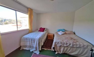 Casa solida, 4 dorm. 4 baños, estar, terraza estacionamiento